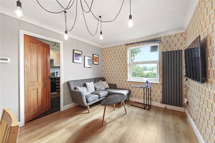 1 Bedroom Apartment To Rent In Edmeston Close, London, E9