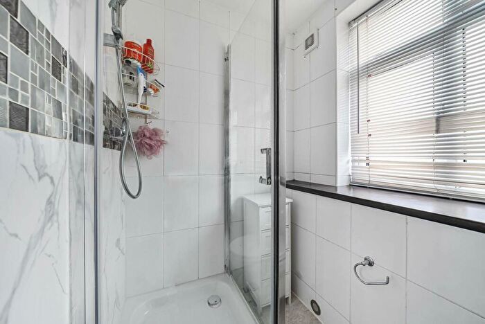 1 Bedroom Flat For Sale In Cannon Lane, Pinner, HA5