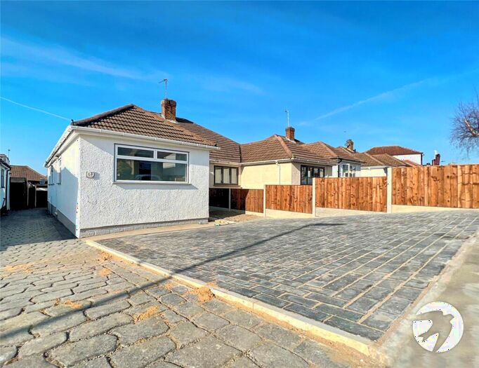 3 Bedroom Bungalow To Rent In Whitefield Close, Orpington, BR5