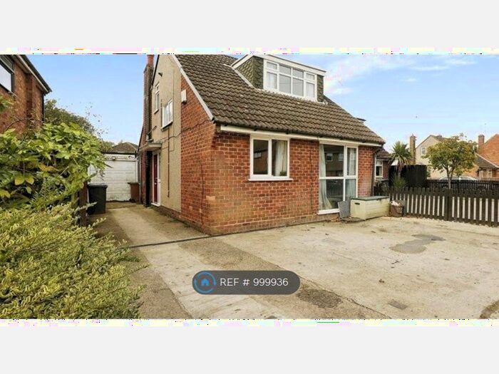3 Bedroom Semi-Detached House To Rent In Tarrant Way, Northampton, NN3