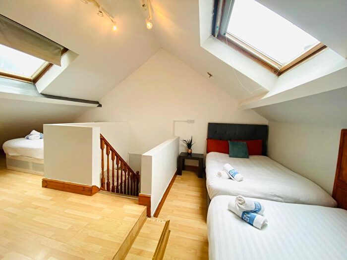 1 Bedroom Apartment To Rent In Commercial Road, London, E1