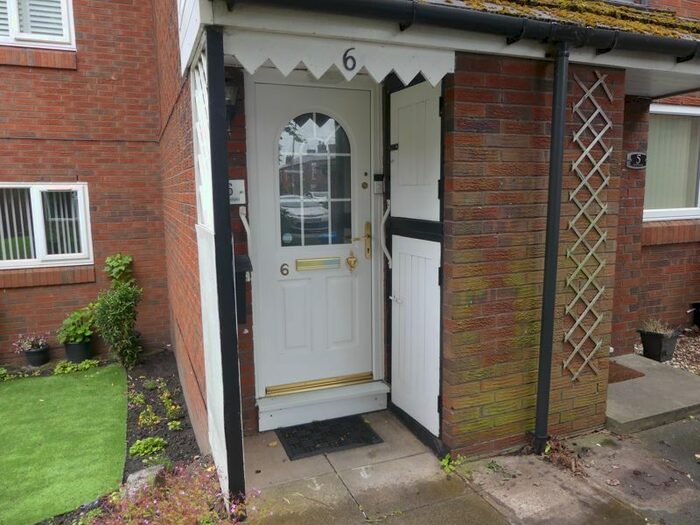 2 Bedroom Flat To Rent In Middlefield, Keb Lane, Oldham, OL8