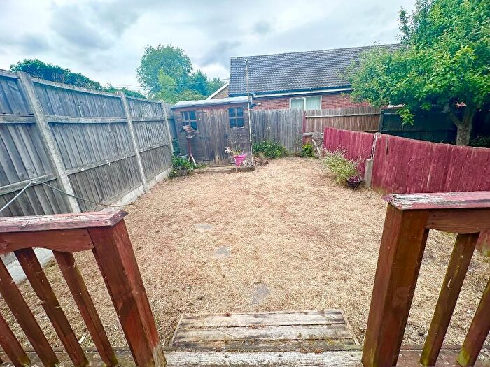 1 Bedroom Flat To Rent In Bishop Butt Close, Orpington, Kent, BR6