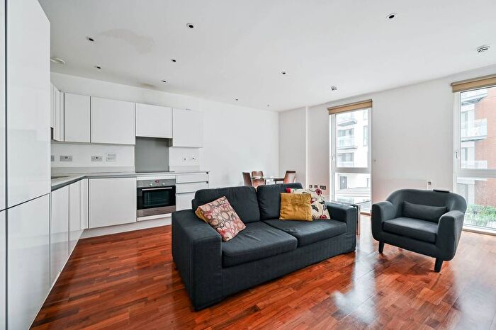 2 Bedroom Flat To Rent In Bellville House, Greenwich, London, SE10