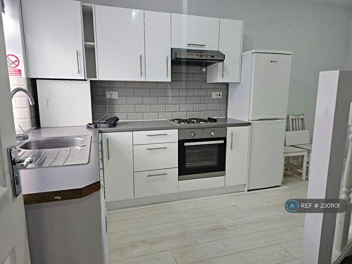 2 Bedroom Flat To Rent In Victoria Court, Wembley, HA9