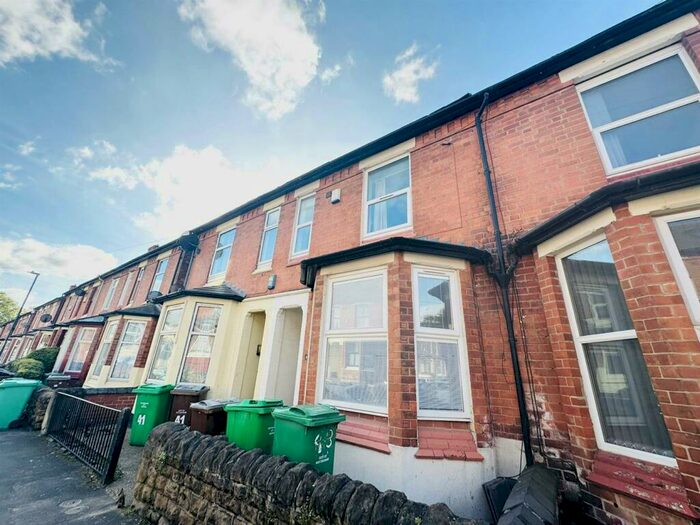 6 Bedroom House To Rent In Teversal Avenue, Nottingham, NG7