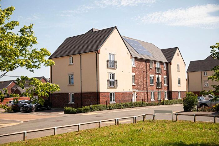 2 Bedroom Flat For Sale In Moore Road, Crawley, RH10