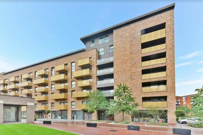 2 Bedroom Flat To Rent In Copenhagen Court, Pell Street, Surrey Quays, London, SE8