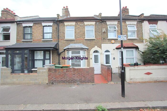 3 Bedroom Terraced House To Rent In Jedburgh Road, Plaistow, E13