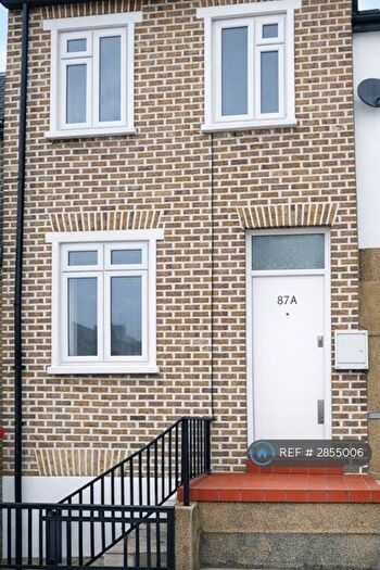 2 Bedroom Flat To Rent In Oval Road, Croydon, CR0