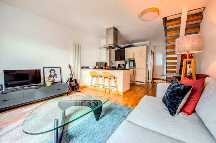 2 Bedroom Duplex To Rent In Flamsteed Close, Cambridge, CB1