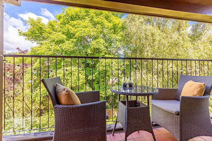 2 Bedroom Flat For Sale In St. Winifreds Road, Bournemouth, BH2