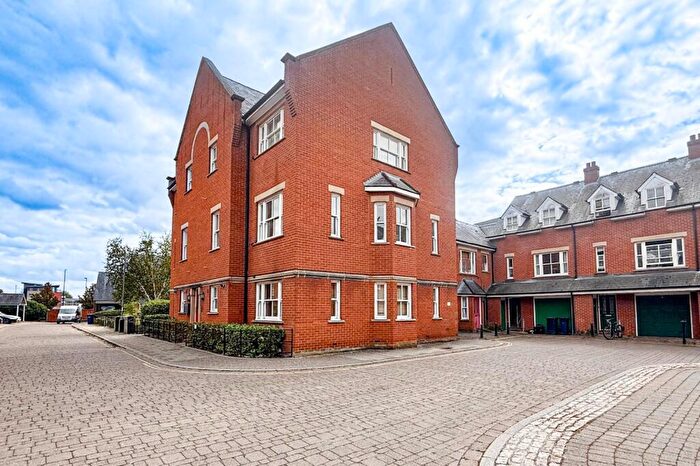 2 Bedroom Apartment For Sale In Ravensworth Gardens, Cambridge, CB1
