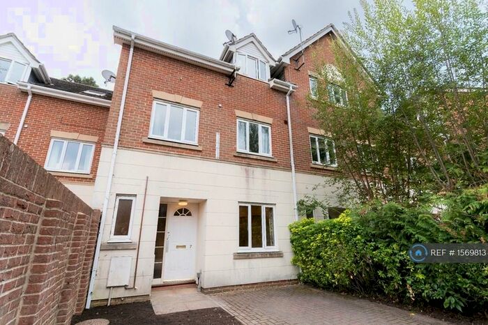 6 Bedroom Terraced House To Rent In Horder Close, Southampton, SO16