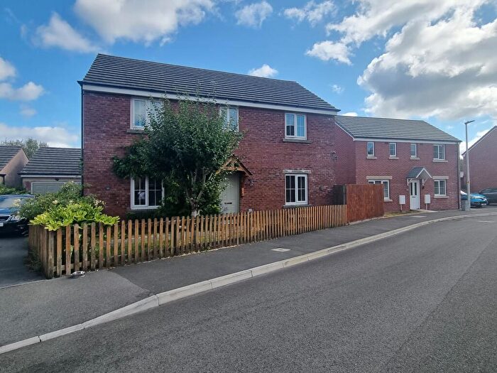 4 Bedroom Detached House For Sale In Rhodfa'r Ceffyl, Kidwelly, SA17