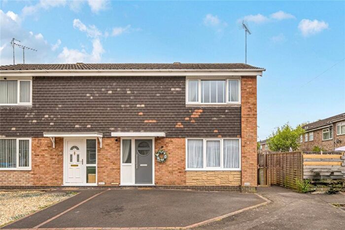 2 Bedroom End Of Terrace House For Sale In Brett Young Close, Kidderminster, Worcestershire, DY10