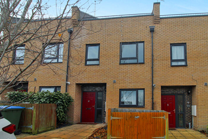 5 Bedroom Town House To Rent In Potter Close, London, SE2