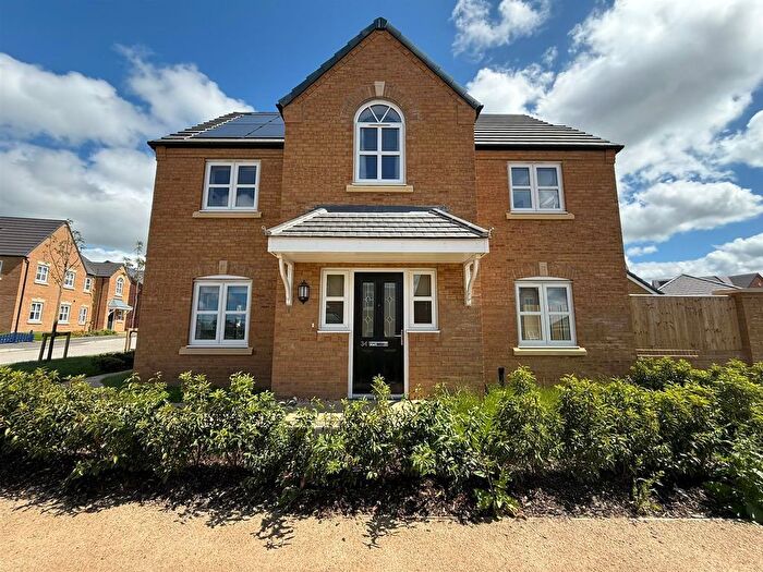 4 Bedroom Detached House To Rent In Rivington Park, Bolton, BL6