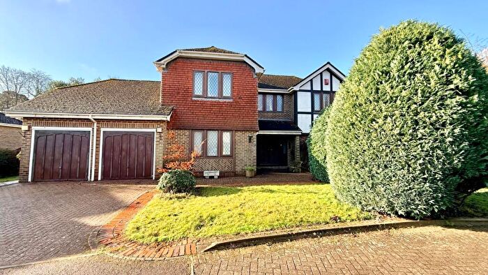 5 Bedroom Detached House For Sale In Lower Buckland Road, Lymington, SO41