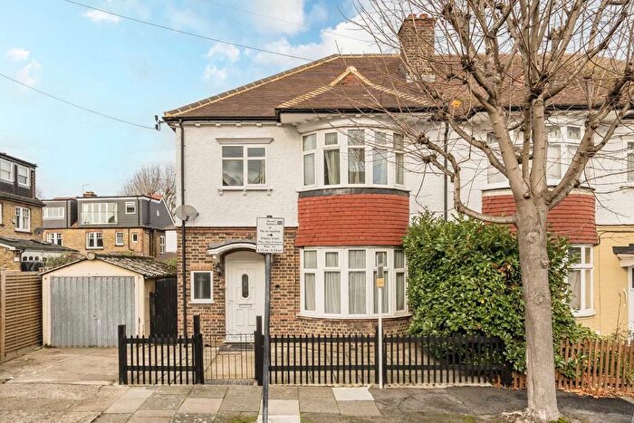 4 Bedroom Semi-Detached House To Rent In Eatonville Road, Balham, SW17
