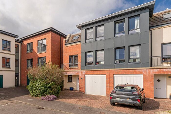 5 Bedroom House For Sale In New Mart Square, Edinburgh, EH14