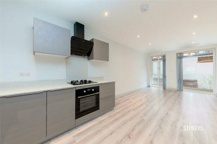 2 Bedroom Apartment To Rent In Clockhouse Avenue, Barking, IG11