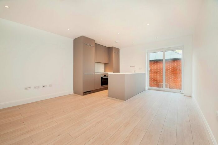 1 Bedroom Flat To Rent In Monkridge, Crouch End Hill, London, N8