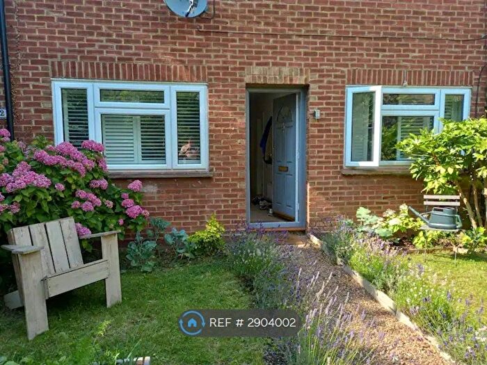 2 Bedroom Maisonette To Rent In Tower Close, London, SE20