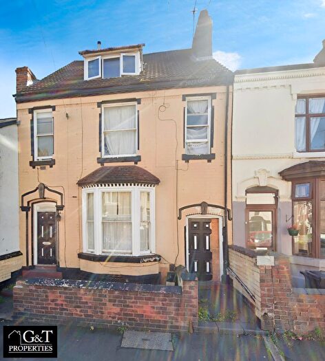 Flat To Rent In William Street, Brierley Hill, DY5