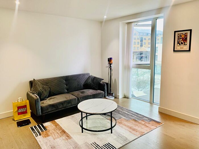 2 Bedroom Flat To Rent In Ariel House, London Dock, London, E1W