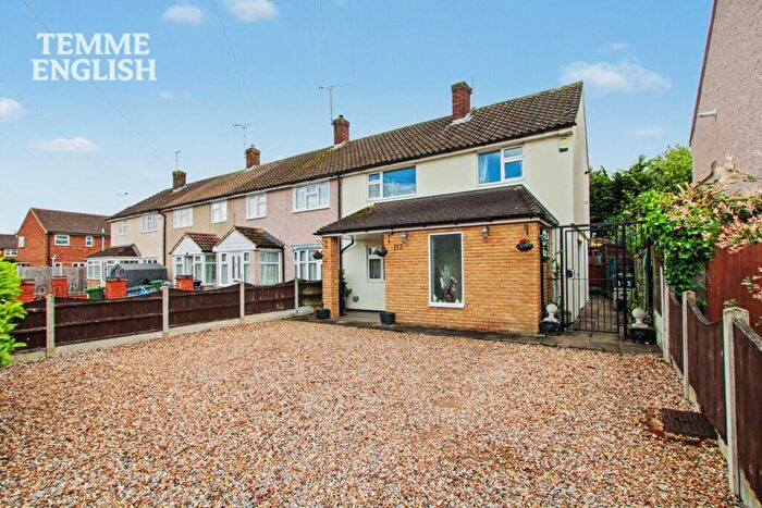 3 Bedroom End Of Terrace House For Sale In Kathleen Ferrier Crescent, Laindon, - Boasting A Stylish Outbuilding & Complete Chain!, SS15