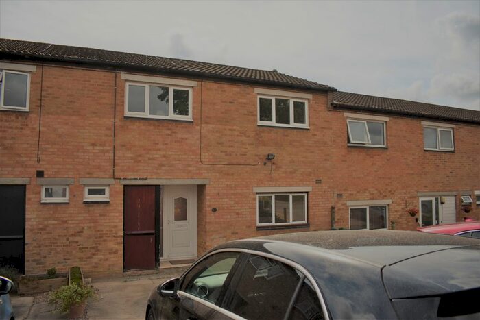 3 Bedroom Terraced House To Rent In Alladale Place, Hidge Lea, MK12