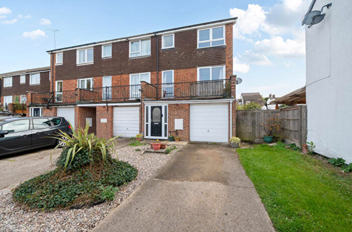 3 Bedroom End Of Terrace House For Sale In Beale Street, Dunstable, Bedfordshire, LU6