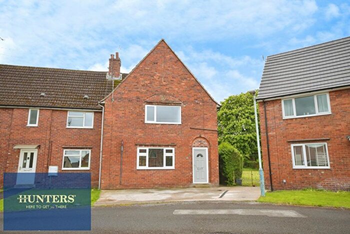 3 Bedroom Semi-Detached House For Sale In Hunloke Crescent, Boythorpe, Chesterfield, S40