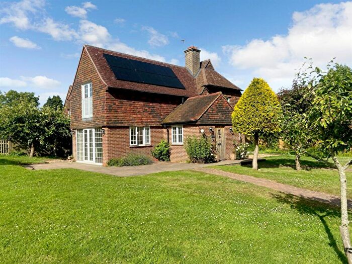 4 Bedroom Link Detached House For Sale In Ardingly Road, West Hoathly, East Grinstead, West Sussex, RH19