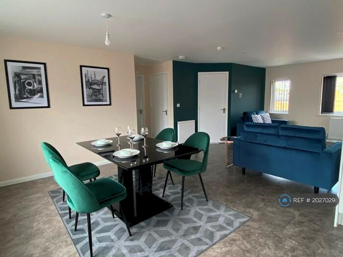 2 Bedroom Flat To Rent In Hazelwood Lane, Kettering, NN16