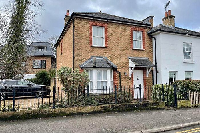 3 Bedroom End Of Terrace House For Sale In High Steet, Claygate, KT10