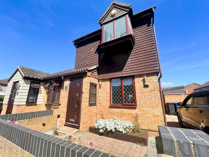 2 Bedroom House To Rent In Burns Place, Tilbury, RM18