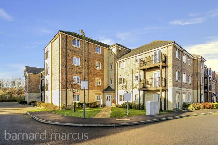 2 Bedroom Apartment To Rent In Winter Close, Epsom, KT17