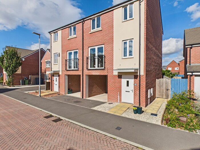 3 Bedroom Semi Detached House For Sale In Hamilton Drive, Bridgwater, TA6