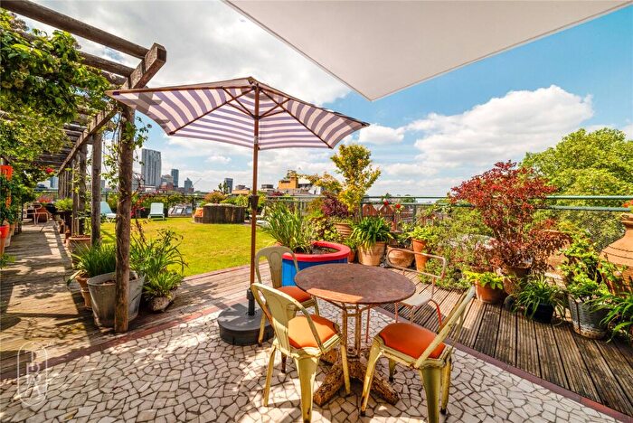 3 Bedroom Penthouse For Sale In Shoreditch High Street, London, E1