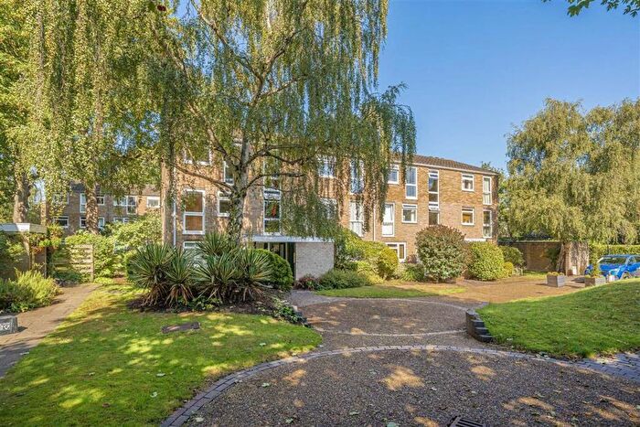 1 Bedroom Flat To Rent In Harrowdene Gardens, Teddington, TW11