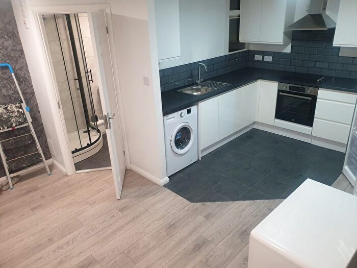 2 Bedroom Flat To Rent In Caradoc Close, Coventry, CV2
