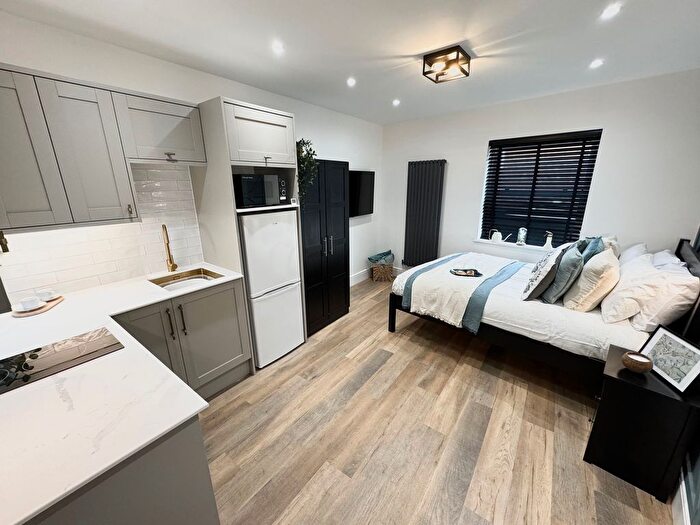 Studio To Rent In Lawford Road, Rugby, CV21