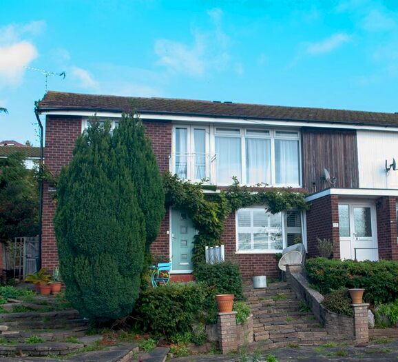 2 Bedroom Flat To Rent In New Road, Leigh-On-Sea, SS9