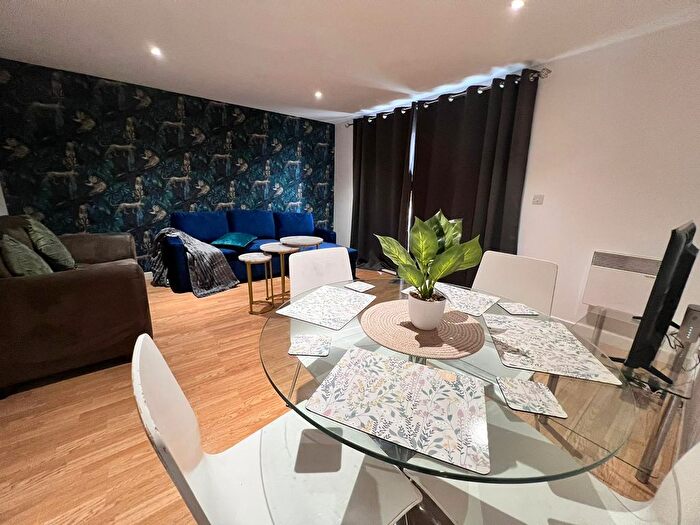 2 Bedroom Flat To Rent In Morville Street, Tower Hamlets, E3