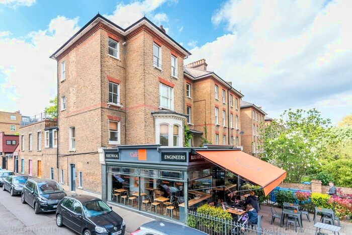 2 Bedroom Flat To Rent In Peckham Rye, London, SE22