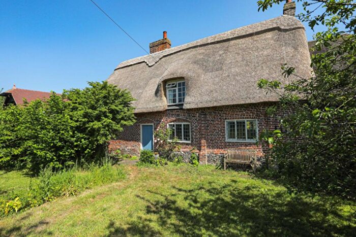 3 Bedroom Detached House For Sale In Saddlers Hill, Goodnestone, Canterbury, Kent, CT3