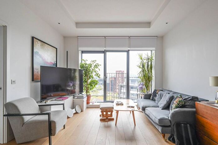 1 Bedroom Flat For Sale In Grantham House, London City Island, Docklands, London, E14