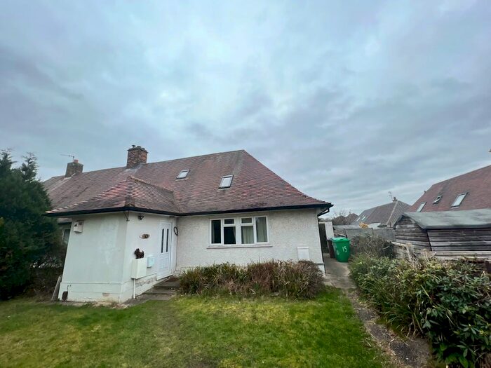 6 Bedroom Bungalow To Rent In Hawton Crescent, Wollaton, Nottingham, NG8